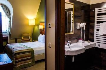 Фото номера Семейный номер Делюкс Отель Młyn Jacka Hotel &amp; Spa г. Jaroszowice 9