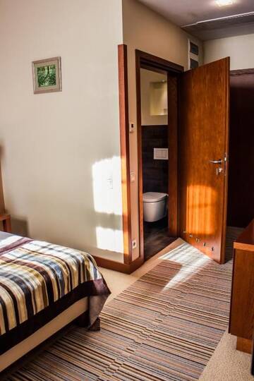 Фото номера Семейный номер Делюкс Отель Młyn Jacka Hotel &amp; Spa г. Jaroszowice 7
