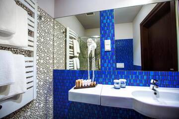 Фото номера Семейный номер Делюкс Отель Młyn Jacka Hotel &amp; Spa г. Jaroszowice 4