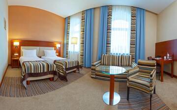 Фото номера Стандартный семейный номер Отель Młyn Jacka Hotel &amp; Spa г. Jaroszowice 2